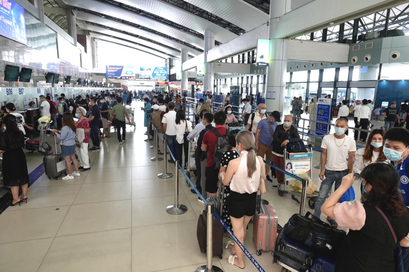Hành khách đi chuyến bay nội địa không phải thực hiện việc test nhanh tại cảng, giảm thiểu ùn tắc. Hành khách đi chuyến bay nội địa không phải thực hiện việc test nhanh tại cảng, giảm thiểu ùn tắc.