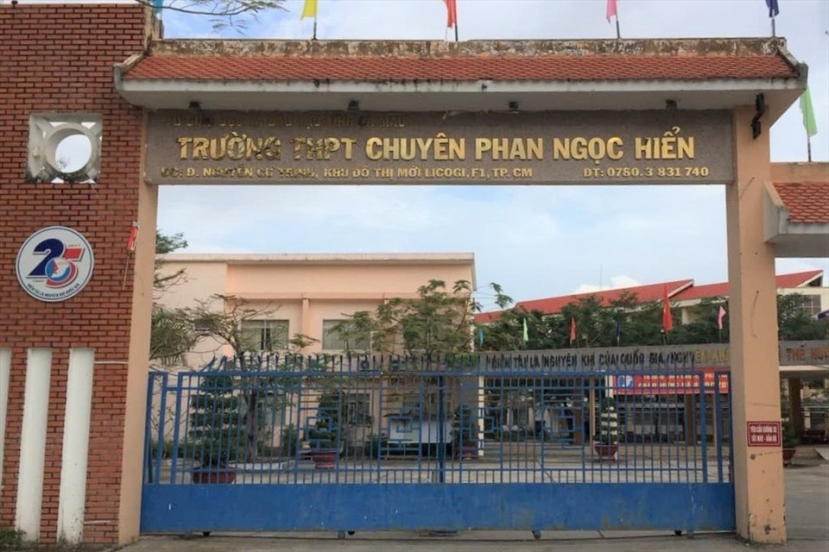 Ông Lê Hoàng Dự - Phó Giám đốc Sở Giáo dục và Đào tạo tỉnh Cà Mau khẳng định: 'Thông tin trên là đúng'. Ảnh: LĐ Ông Lê Hoàng Dự - Phó Giám đốc Sở Giáo dục và Đào tạo tỉnh Cà Mau khẳng định: 'Thông tin trên là đúng'. Ảnh: LĐ