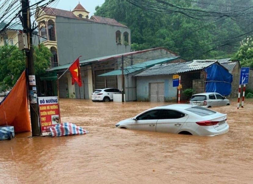 Rạng sáng 10/5, nhiều khu vực tại tỉnh Lạng Sơn có mưa lớn gây ngập. Ảnh: FB Rạng sáng 10/5, nhiều khu vực tại tỉnh Lạng Sơn có mưa lớn gây ngập. Ảnh: FB
