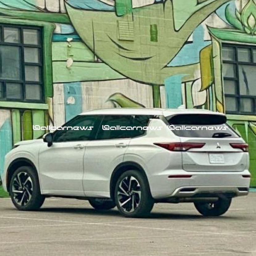 Trước khi mua Mitsubishi Outlander thế hệ mới cần phải biết những điều này để không hối tiếc - Ảnh 1 Trước khi mua Mitsubishi Outlander thế hệ mới cần phải biết những điều này để không hối tiếc - Ảnh 1