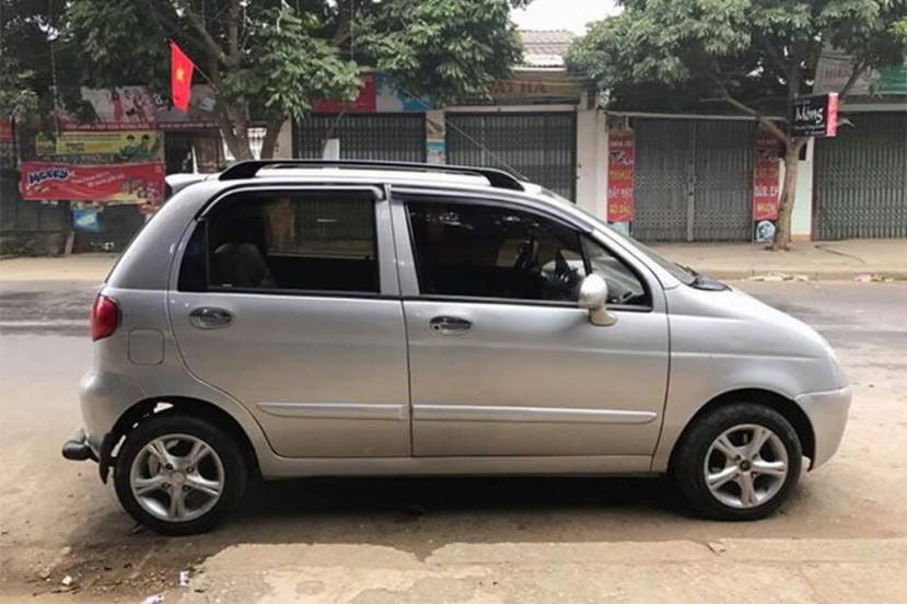 Tậu ô tô với giá chỉ bằng một chiếc Honda AirBlade, chuyện tưởng đùa mà thật - Ảnh 4 Tậu ô tô với giá chỉ bằng một chiếc Honda AirBlade, chuyện tưởng đùa mà thật - Ảnh 4
