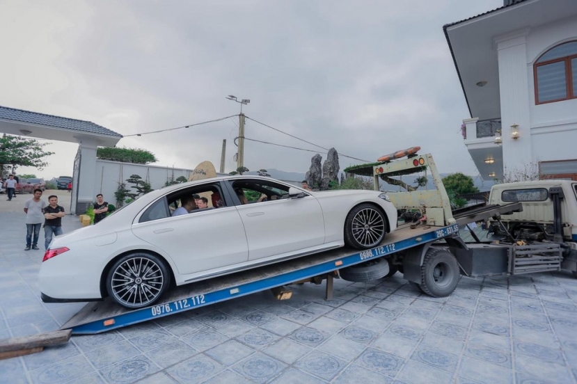 Chủ vườn lan đột biến sắm liền một cặp Mercedes siêu khủng làm quà tặng sinh nhật - Ảnh 3 Chủ vườn lan đột biến sắm liền một cặp Mercedes siêu khủng làm quà tặng sinh nhật - Ảnh 3
