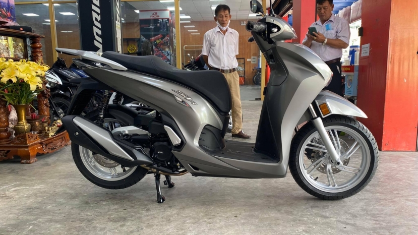 SH 350i đầu tiên có mặt tại Việt Nam: Chiếc tay ga chỉ dành cho đại gia thực thụ - Ảnh 1 SH 350i đầu tiên có mặt tại Việt Nam: Chiếc tay ga chỉ dành cho đại gia thực thụ - Ảnh 1