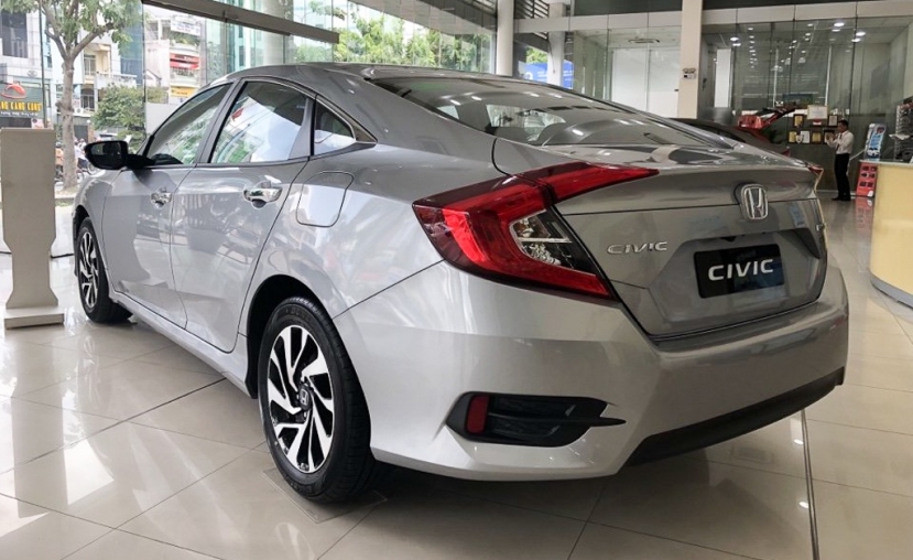 Honda giảm giá cả trăm triệu cho dòng Civic, khuyến mãi có giới hạn số lượng - Ảnh 3 Honda giảm giá cả trăm triệu cho dòng Civic, khuyến mãi có giới hạn số lượng - Ảnh 3
