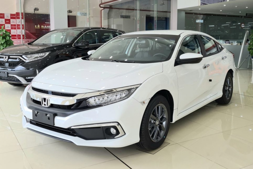 Honda giảm giá cả trăm triệu cho dòng Civic, khuyến mãi có giới hạn số lượng - Ảnh 2 Honda giảm giá cả trăm triệu cho dòng Civic, khuyến mãi có giới hạn số lượng - Ảnh 2