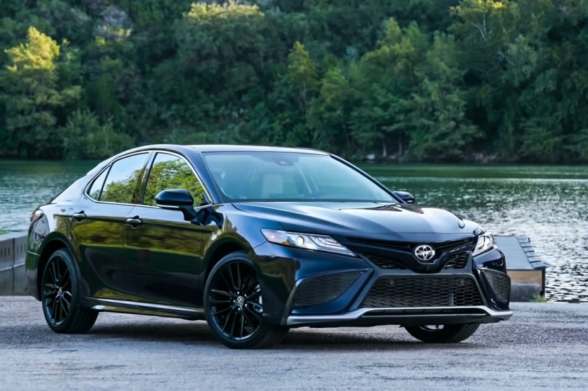 Bảng giá xe Toyota Camry tháng 7/2021: Thêm ưu đãi, củng cố vị trí dẫn đầu phân khúc - Ảnh 1 Bảng giá xe Toyota Camry tháng 7/2021: Thêm ưu đãi, củng cố vị trí dẫn đầu phân khúc - Ảnh 1
