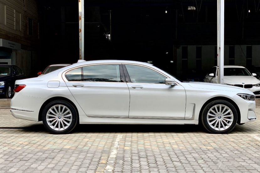 BMW 7-Series xả hàng giảm giá cực sâu, vượt mặt Mercedes trong phân khúc hạng sang tại Việt Nam - Ảnh 3 BMW 7-Series xả hàng giảm giá cực sâu, vượt mặt Mercedes trong phân khúc hạng sang tại Việt Nam - Ảnh 3