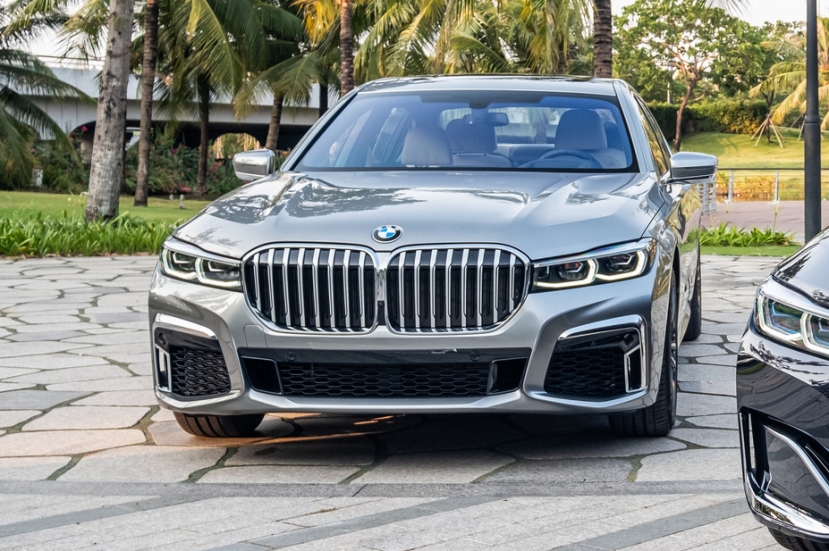 BMW 7-Series xả hàng giảm giá cực sâu, vượt mặt Mercedes trong phân khúc hạng sang tại Việt Nam - Ảnh 4 BMW 7-Series xả hàng giảm giá cực sâu, vượt mặt Mercedes trong phân khúc hạng sang tại Việt Nam - Ảnh 4