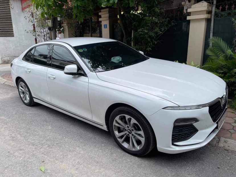 VinFast Lux A2.0 chạy lướt bán lại giá bất ngờ, chủ xe không ngần ngại tiết lộ lý do - Ảnh 1 VinFast Lux A2.0 chạy lướt bán lại giá bất ngờ, chủ xe không ngần ngại tiết lộ lý do - Ảnh 1