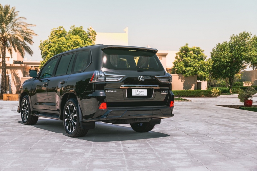 Lexus LX 570 bản đặc biệt lần đầu xuất hiện tại Việt Nam: Siêu phẩm chỉ dành cho đại gia - Ảnh 6 Lexus LX 570 bản đặc biệt lần đầu xuất hiện tại Việt Nam: Siêu phẩm chỉ dành cho đại gia - Ảnh 6