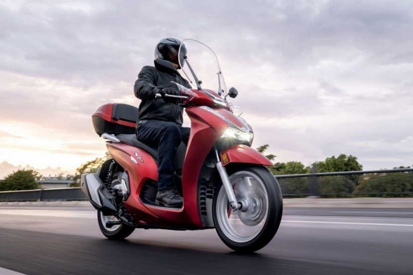 Honda SH 350i chạy thử nghiệm khá ấn tượng, sắp được bán chính hãng tại Việt Nam - Ảnh 2 Honda SH 350i chạy thử nghiệm khá ấn tượng, sắp được bán chính hãng tại Việt Nam - Ảnh 2