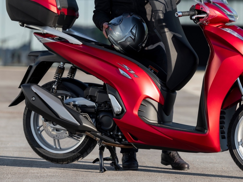 Honda SH 350i chạy thử nghiệm khá ấn tượng, sắp được bán chính hãng tại Việt Nam - Ảnh 3 Honda SH 350i chạy thử nghiệm khá ấn tượng, sắp được bán chính hãng tại Việt Nam - Ảnh 3