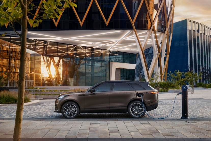 Range Rover Velar 2022 lộ diện: Xe sang không có điểm trừ, giá từ 1.4 tỷ đồng - Ảnh 5 Range Rover Velar 2022 lộ diện: Xe sang không có điểm trừ, giá từ 1.4 tỷ đồng - Ảnh 5