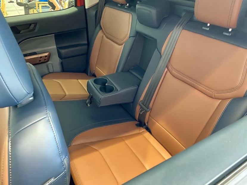 Ford Maverick đã xuất hiện tại đại lý: Chiêm ngưỡng mẫu bán tải cực hot gây sốt nhiều tháng qua - Ảnh 7 Ford Maverick đã xuất hiện tại đại lý: Chiêm ngưỡng mẫu bán tải cực hot gây sốt nhiều tháng qua - Ảnh 7