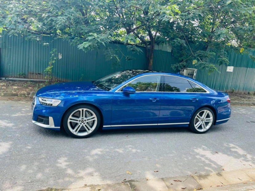 Cận cảnh Audi S8 thế hệ mới đầu tiên tại Việt Nam: Xe sang thỏa mãn đam mê tốc độ - Ảnh 1 Cận cảnh Audi S8 thế hệ mới đầu tiên tại Việt Nam: Xe sang thỏa mãn đam mê tốc độ - Ảnh 1