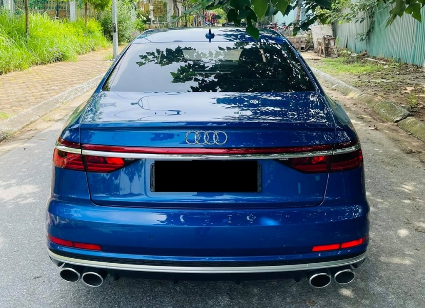 Cận cảnh Audi S8 thế hệ mới đầu tiên tại Việt Nam: Xe sang thỏa mãn đam mê tốc độ - Ảnh 5 Cận cảnh Audi S8 thế hệ mới đầu tiên tại Việt Nam: Xe sang thỏa mãn đam mê tốc độ - Ảnh 5