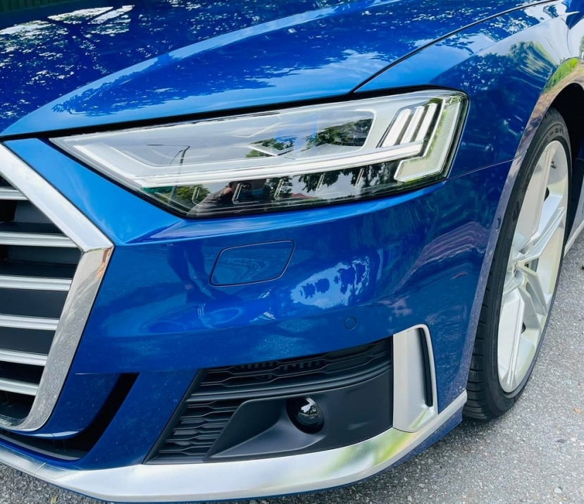 Cận cảnh Audi S8 thế hệ mới đầu tiên tại Việt Nam: Xe sang thỏa mãn đam mê tốc độ - Ảnh 4 Cận cảnh Audi S8 thế hệ mới đầu tiên tại Việt Nam: Xe sang thỏa mãn đam mê tốc độ - Ảnh 4