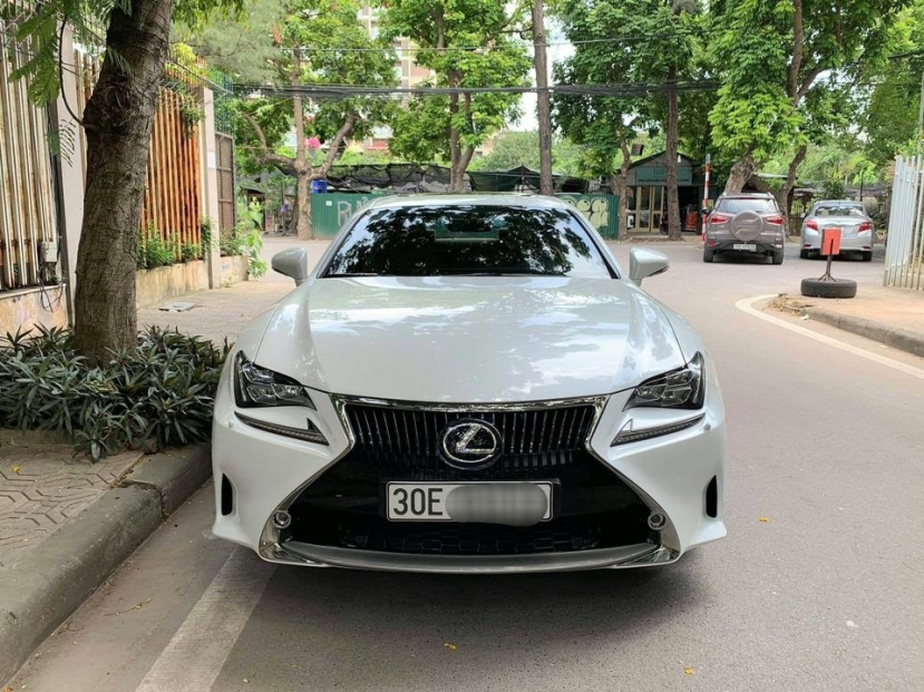 Lexus RC 200t qua sử dụng giảm giá hơn 1 tỷ đồng, chủ cũ rao bán sau 4 năm đồng hành - Ảnh 2 Lexus RC 200t qua sử dụng giảm giá hơn 1 tỷ đồng, chủ cũ rao bán sau 4 năm đồng hành - Ảnh 2