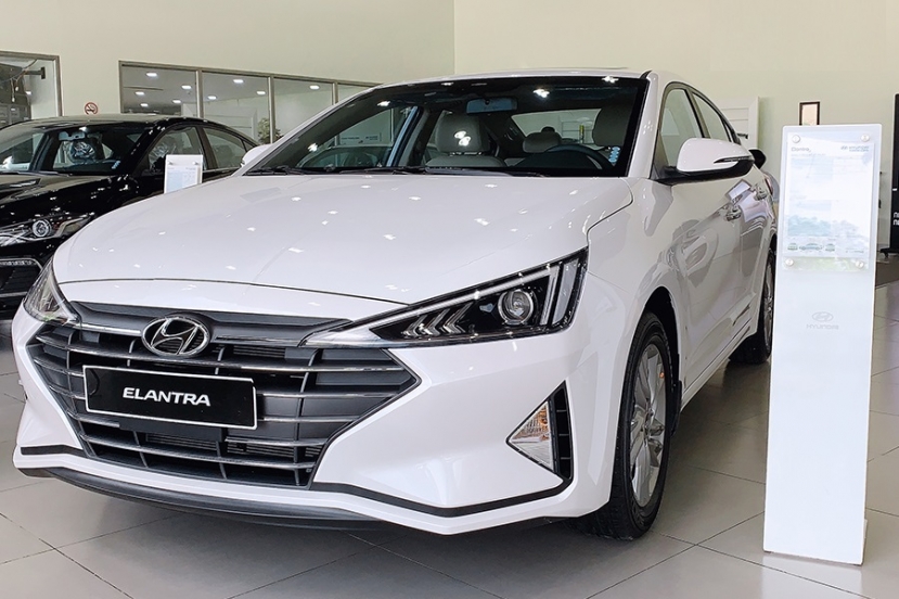Kia Cerato xả hàng giá sốc, kéo theo một loạt đối thủ cạnh tranh không thể ngồi yên - Ảnh 3 Kia Cerato xả hàng giá sốc, kéo theo một loạt đối thủ cạnh tranh không thể ngồi yên - Ảnh 3