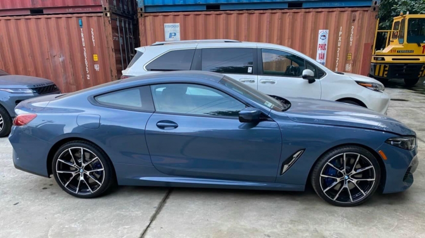 Cận cảnh xe sang 2 cửa BMW 8-Series Coupe đầu tiên vừa về đến Việt Nam - Ảnh 2 Cận cảnh xe sang 2 cửa BMW 8-Series Coupe đầu tiên vừa về đến Việt Nam - Ảnh 2
