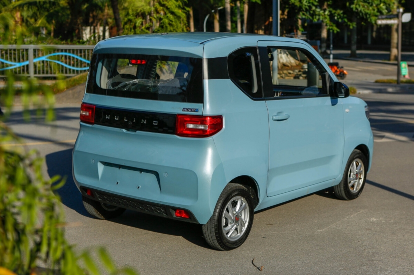 Cận cảnh Hongguang Mini EV giá 150 triệu: Xe điện bán chạy nhất thế giới có mặt tại Việt Nam - Ảnh 2 Cận cảnh Hongguang Mini EV giá 150 triệu: Xe điện bán chạy nhất thế giới có mặt tại Việt Nam - Ảnh 2