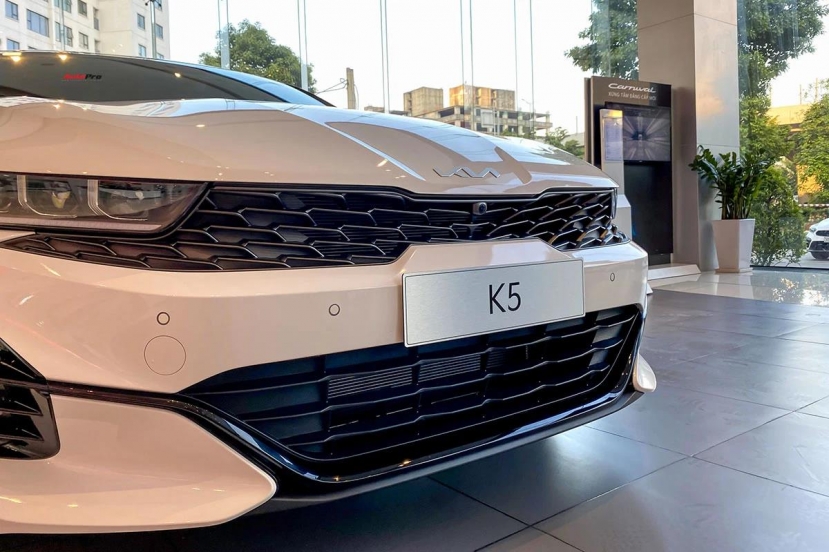 Cận cảnh Kia K5 bản cao cấp: Trang bị, giá bán đều ăn đứt Toyota Camry - Ảnh 4 Cận cảnh Kia K5 bản cao cấp: Trang bị, giá bán đều ăn đứt Toyota Camry - Ảnh 4