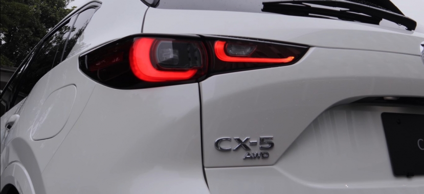 Cận cảnh Mazda CX-5 2022, mẫu CUV được đông đảo khách Việt ngóng chờ - Ảnh 6 Cận cảnh Mazda CX-5 2022, mẫu CUV được đông đảo khách Việt ngóng chờ - Ảnh 6