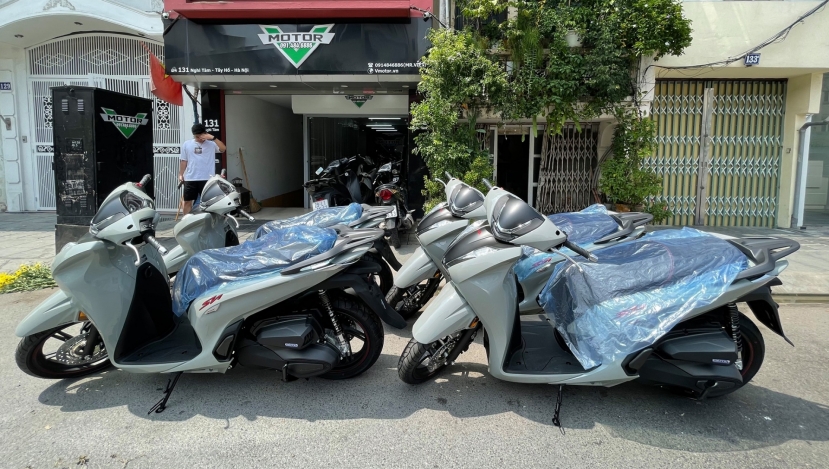 Giá xe Honda SH 350i không hạ nhiệt, trên đà ‘tăng sốc’ qua từng ngày - Ảnh 4 Giá xe Honda SH 350i không hạ nhiệt, trên đà ‘tăng sốc’ qua từng ngày - Ảnh 4