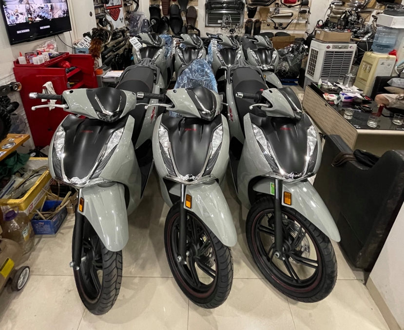 Giá xe Honda SH 350i không hạ nhiệt, trên đà ‘tăng sốc’ qua từng ngày - Ảnh 3 Giá xe Honda SH 350i không hạ nhiệt, trên đà ‘tăng sốc’ qua từng ngày - Ảnh 3