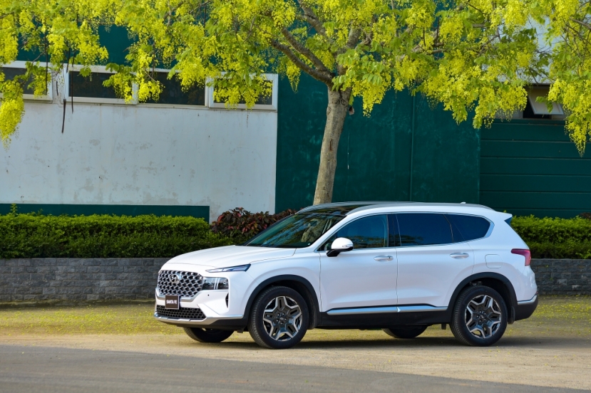 Giá lăn bánh Hyundai Santa Fe mới nhất tháng 12/2021: Hỗ trợ 50% phí trước bạ - Ảnh 3 Giá lăn bánh Hyundai Santa Fe mới nhất tháng 12/2021: Hỗ trợ 50% phí trước bạ - Ảnh 3