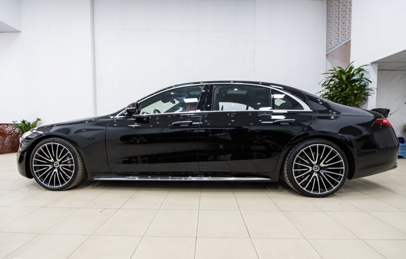 Cận cảnh Mercedes S500 4Matic 2021 hàng hiếm tại Việt Nam: Hoàn hảo đánh bật mọi đối thủ - Ảnh 2 Cận cảnh Mercedes S500 4Matic 2021 hàng hiếm tại Việt Nam: Hoàn hảo đánh bật mọi đối thủ - Ảnh 2