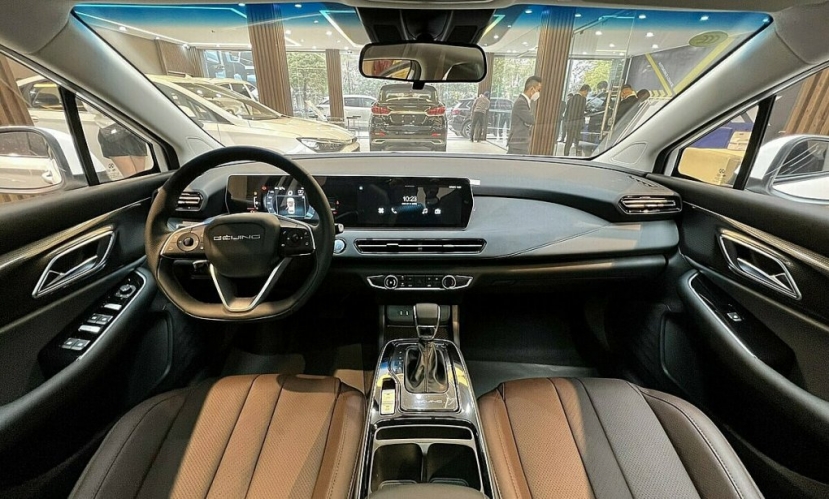 Mẫu sedan hạng C siêu rẻ ra mắt tại Việt Nam: Giá chưa tới 400 triệu đồng, ‘lấn át’ cả Mazda 3, Kia K3 - Ảnh 2 Mẫu sedan hạng C siêu rẻ ra mắt tại Việt Nam: Giá chưa tới 400 triệu đồng, ‘lấn át’ cả Mazda 3, Kia K3 - Ảnh 2
