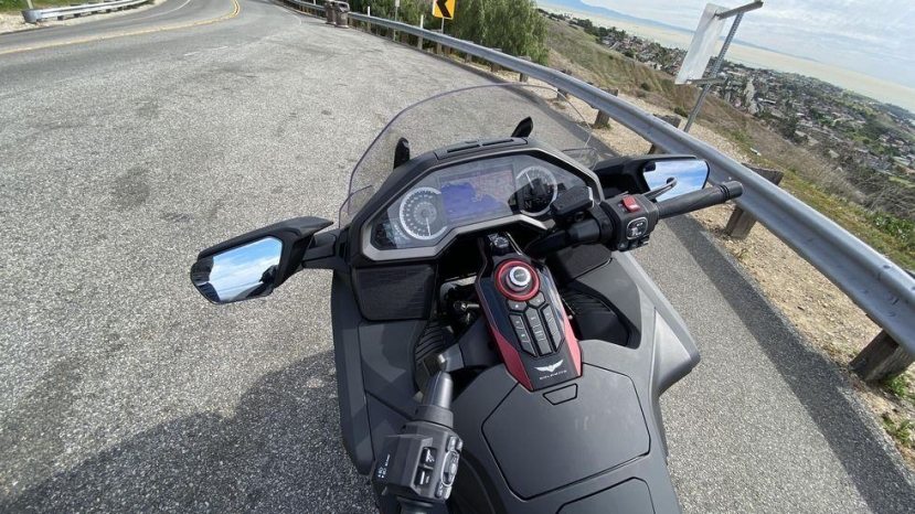 Siêu phẩm ‘ông vua đường trường’ của Honda chính thức trình làng: Tiện ích như ô tô, giá hơn 1 tỷ đồng - Ảnh 3 Siêu phẩm ‘ông vua đường trường’ của Honda chính thức trình làng: Tiện ích như ô tô, giá hơn 1 tỷ đồng - Ảnh 3