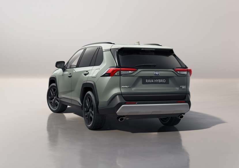 Toyota RAV4 2022 vừa trình làng: Hàng loạt nâng cấp ‘đe nẹt’ Mazda CX-5, Honda CR-V - Ảnh 4 Toyota RAV4 2022 vừa trình làng: Hàng loạt nâng cấp ‘đe nẹt’ Mazda CX-5, Honda CR-V - Ảnh 4