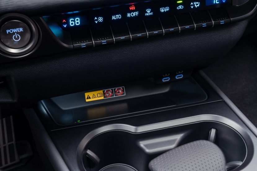 Lexus ra mắt mẫu crossover mới: Cải thiện động cơ, hàng loạt nâng cấp trang bị - Ảnh 5 Lexus ra mắt mẫu crossover mới: Cải thiện động cơ, hàng loạt nâng cấp trang bị - Ảnh 5