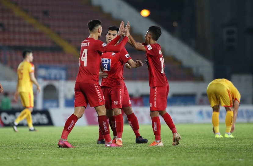 Hải Phòng chia điểm trước Thanh Hóa dù được chơi tại Lạch Tray. (Ảnh: On Sports) Hải Phòng chia điểm trước Thanh Hóa dù được chơi tại Lạch Tray. (Ảnh: On Sports)