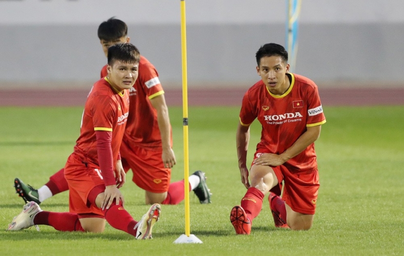 Quang Hải và Hùng Dũng trước nguy cơ dính chấn thương. Ảnh: AFF Quang Hải và Hùng Dũng trước nguy cơ dính chấn thương. Ảnh: AFF