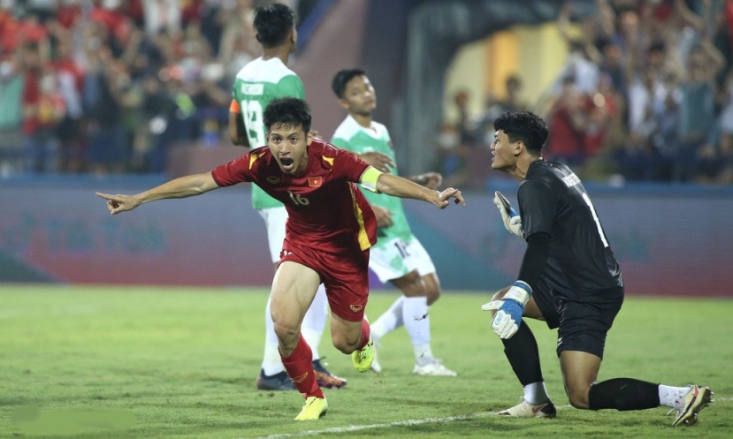 Hùng Dũng nâng tỷ số lên 2-0 cho U23 Việt Nam. Ảnh: Internet Hùng Dũng nâng tỷ số lên 2-0 cho U23 Việt Nam. Ảnh: Internet