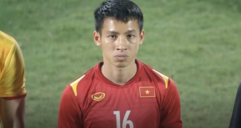 Hùng Dũng đeo băng đội trưởng của U23 Việt Nam Hùng Dũng đeo băng đội trưởng của U23 Việt Nam