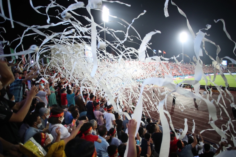 Hình ảnh cổ vũ bằng giấy vệ sinh sẽ không xuất hiện trên các khán đài tại SEA Games 31. Ảnh: Internet Hình ảnh cổ vũ bằng giấy vệ sinh sẽ không xuất hiện trên các khán đài tại SEA Games 31. Ảnh: Internet