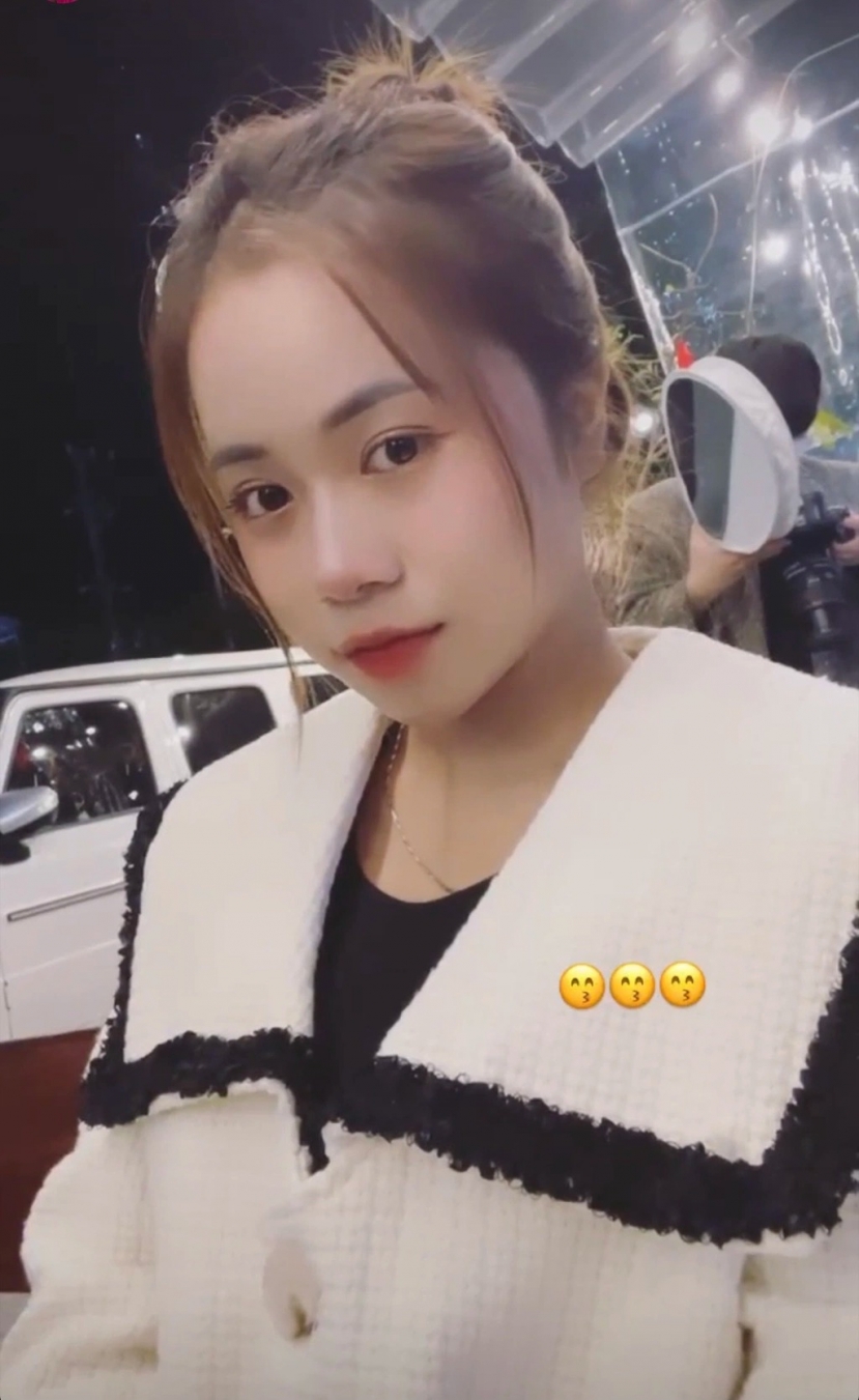 Nhan sắc rạng ngời của bạn gái Văn Tùng, người tạo 'tuyệt phẩm' vào lưới Thái Lan - Ảnh 2 Nhan sắc rạng ngời của bạn gái Văn Tùng, người tạo 'tuyệt phẩm' vào lưới Thái Lan - Ảnh 2