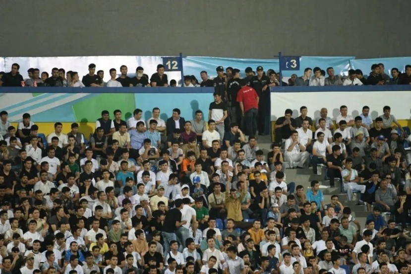 CĐV Uzbekistan đã có hành động xấu xí ở trận tứ kết U23 châu Á 2022. Ảnh: Internet CĐV Uzbekistan đã có hành động xấu xí ở trận tứ kết U23 châu Á 2022. Ảnh: Internet