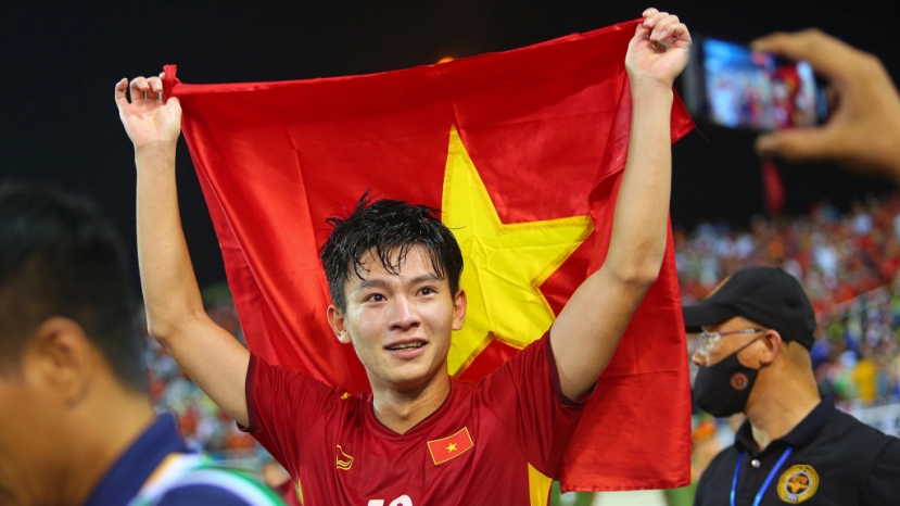 Trung vệ Phan Tuấn Tài là phát hiện mới ở vị trí hậu vệ trái. Ảnh: Internet Trung vệ Phan Tuấn Tài là phát hiện mới ở vị trí hậu vệ trái. Ảnh: Internet