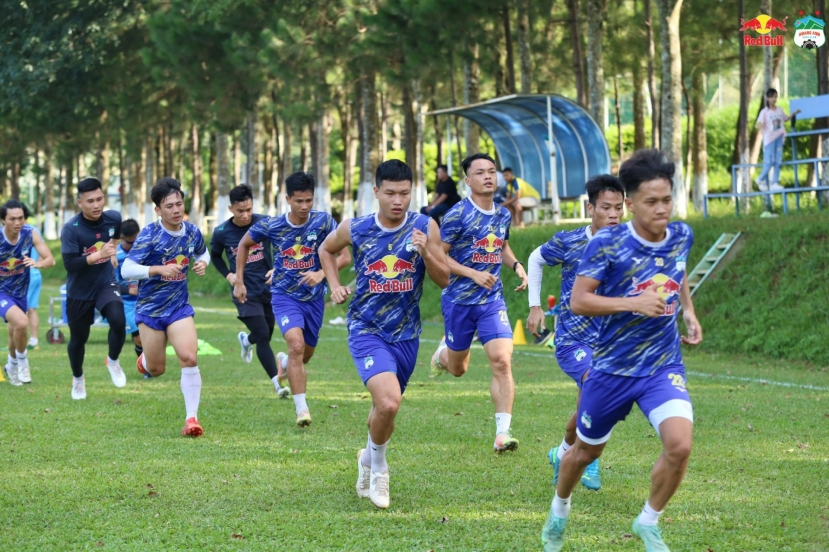 HAGL đặt mục tiêu giành 3 chức vô địch trong vòng trong vòng 5 năm. Ảnh: Internet HAGL đặt mục tiêu giành 3 chức vô địch trong vòng trong vòng 5 năm. Ảnh: Internet