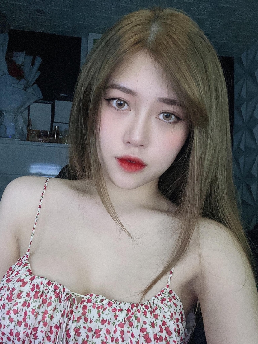 Nhan sắc không có quá nhiều sự khác biệt với ảnh thường ngày (ảnh FBNV) Nhan sắc không có quá nhiều sự khác biệt với ảnh thường ngày (ảnh FBNV)