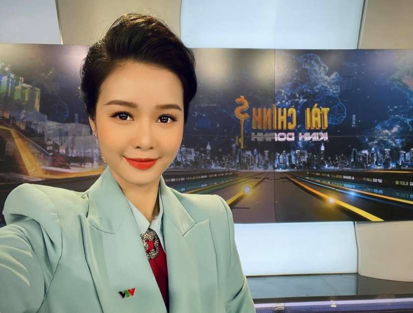 Nữ BTV VTV đẹp hút hồn tiết lộ từng bị nhà đài cắt sóng vì lý do không tưởng - Ảnh 1 Nữ BTV VTV đẹp hút hồn tiết lộ từng bị nhà đài cắt sóng vì lý do không tưởng - Ảnh 1