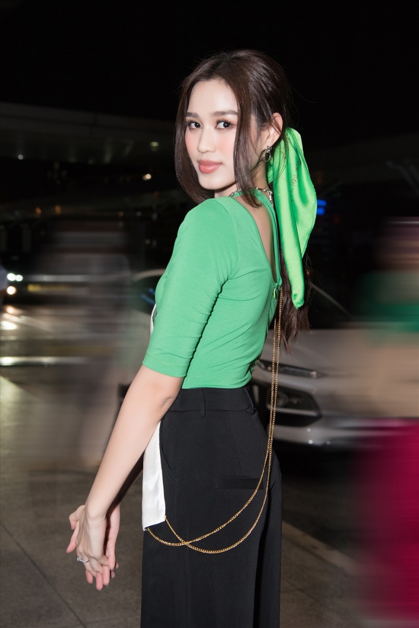Đỗ Hà lên đường dự thi Miss World 2021 lần 2 sau khi trở về Việt Nam (Ảnh: FBNV) Đỗ Hà lên đường dự thi Miss World 2021 lần 2 sau khi trở về Việt Nam (Ảnh: FBNV)