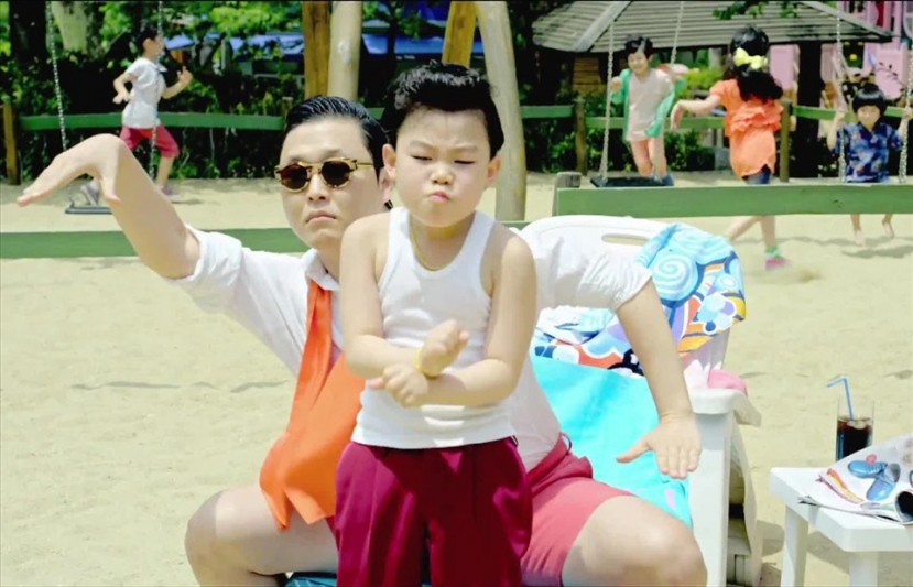 Min Woo từng được cả châu Á chú ý sau khi tham gia MV Gangnam Style (Ảnh: Chụp màn hình) Min Woo từng được cả châu Á chú ý sau khi tham gia MV Gangnam Style (Ảnh: Chụp màn hình)