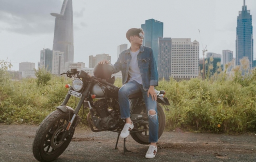 Hết lòng nuôi em trai sống sang chảnh, Hòa Minzy vẫn bị 'khịa' đúng ngày sinh nhật - Ảnh 1 Hết lòng nuôi em trai sống sang chảnh, Hòa Minzy vẫn bị 'khịa' đúng ngày sinh nhật - Ảnh 1