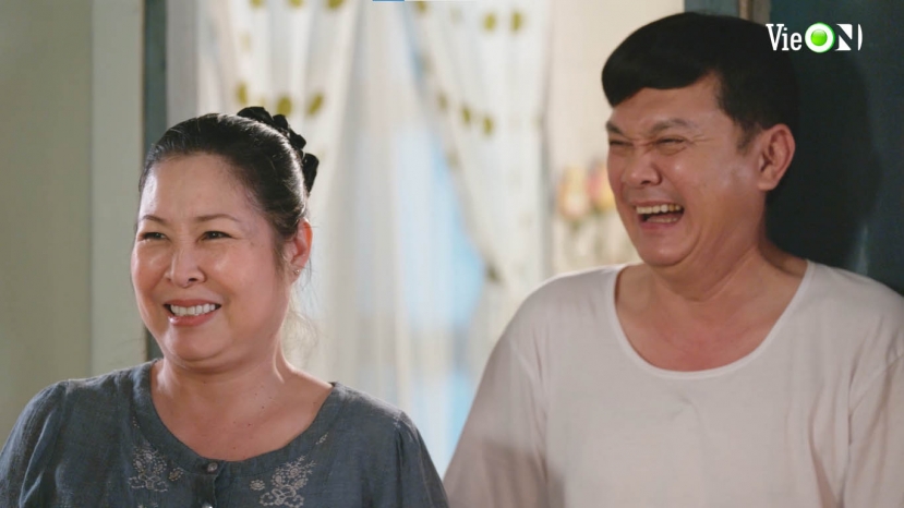 NSND Hồng Vân và nghệ sĩ Hữu Châu đóng cặp trong phim mới (Ảnh: VieOn) NSND Hồng Vân và nghệ sĩ Hữu Châu đóng cặp trong phim mới (Ảnh: VieOn)